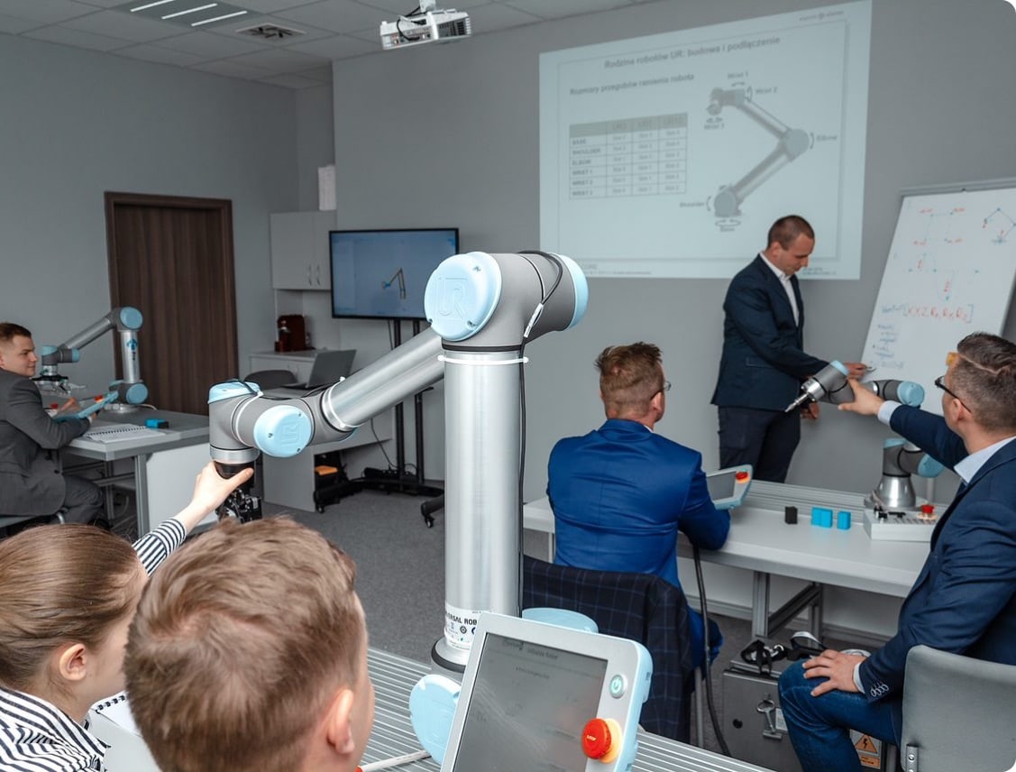 Szkolenia z robotyki Szkolenia z robotyki