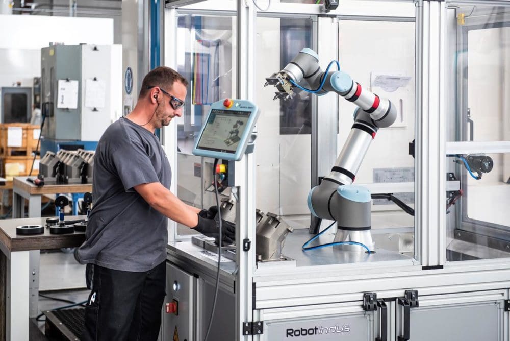 Zastosowanie ramienia robotycznego UR16e Zastosowanie ramienia robotycznego UR16e