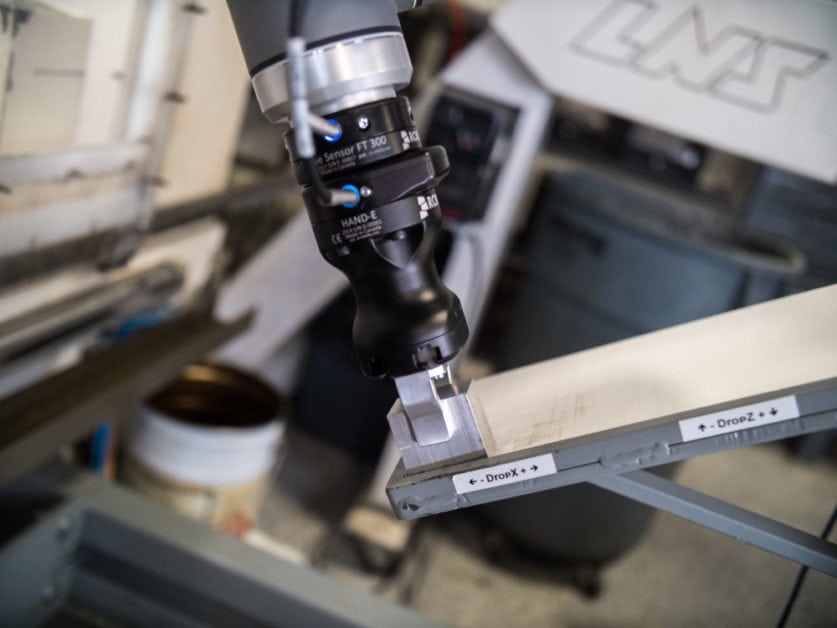 Hand-E Camera FT 300 Machine Tending-8 Hand-E Camera FT 300 Machine Tending-8